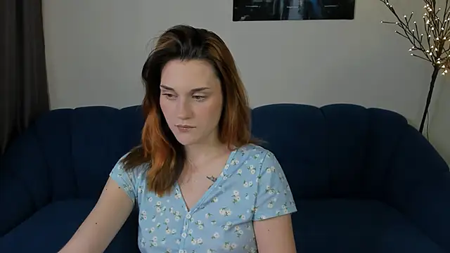 Snapshot of elani_lune chatting on June 28, 2026, 5:41 pm elani lune online show from June 28, 2026, 5:41 pm