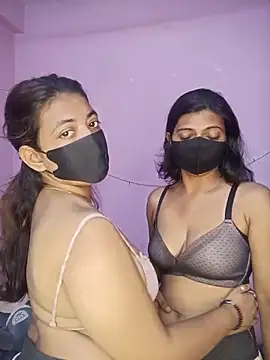 Snapshot of Loving_Naughtycouple chatting on May 30, 2026, 4:30 am Loving Naughtycouple online show from May 30, 2026, 4:30 am