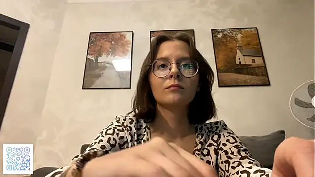 AlmaMitchell online show from April 26, 2026, 6:05 pm