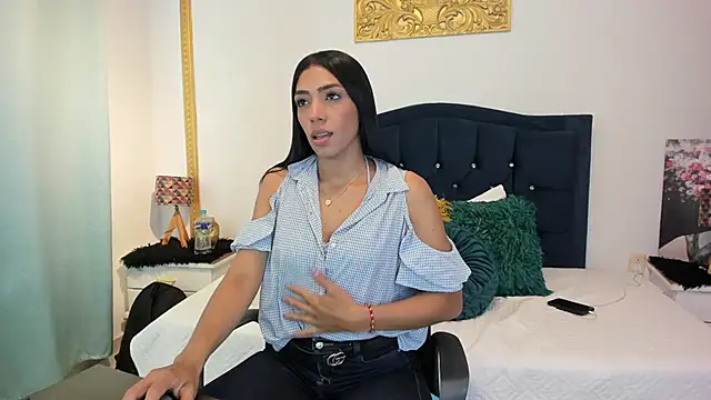 Snapshot of AmberKayleigh chatting on June 10, 2026, 6:42 pm AmberKayleigh online show from June 10, 2026, 6:42 pm