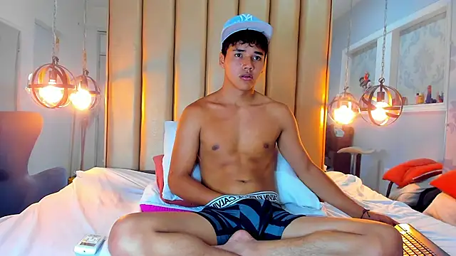 LianCarter  online show from April 23, 2026, 6:09 am