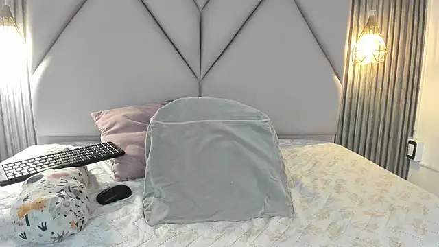 Snapshot of lolabunnysc chatting on June 5, 2026, 12:33 pm lolabunnysc online show from June 5, 2026, 12:33 pm