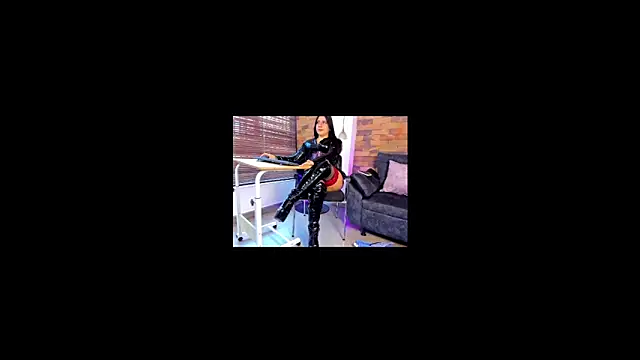Snapshot of fernanda_mp2 chatting on June 1, 2026, 3:00 pm fernanda mp2 online show from June 1, 2026, 3:00 pm