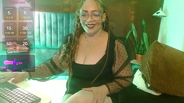 Snapshot of Sweet-Mommy-Milf chatting on April 18, 2026, 8:20 pm Sweet-Mommy-Milf online show from April 18, 2026, 8:20 pm