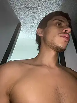 Snapshot of Axel_DavisS chatting on July 10, 2026, 2:33 am Axel DavisS online show from July 10, 2026, 2:33 am