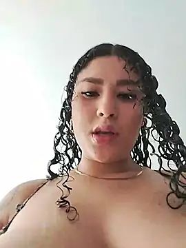 Snapshot of LeahAngell chatting on May 21, 2026, 1:08 pm LeahAngell online show from May 21, 2026, 1:08 pm