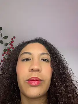 Snapshot of Daphnne_Curly chatting on June 5, 2026, 4:17 am Daphnne Curly online show from June 5, 2026, 4:17 am