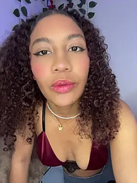 Snapshot of Daphnne_Curly chatting on May 21, 2026, 4:10 am Daphnne Curly online show from May 21, 2026, 4:10 am