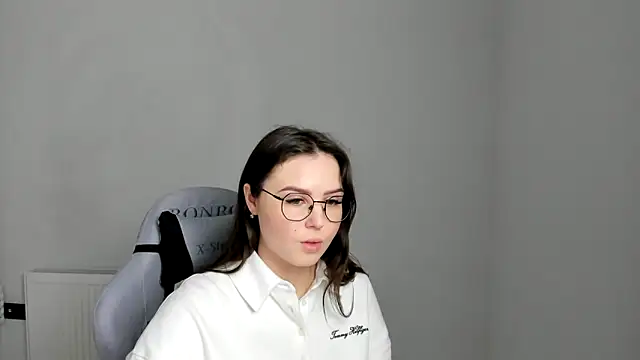 Snapshot of Regina_cute_ chatting on April 30, 2026, 7:37 am Regina cute online show from April 30, 2026, 7:37 am