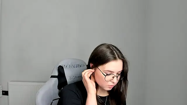 Snapshot of Regina_cute_ chatting on May 15, 2026, 12:14 pm Regina cute online show from May 15, 2026, 12:14 pm