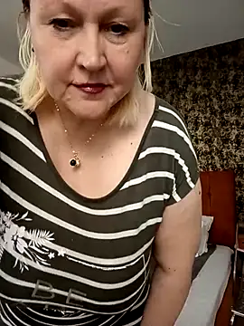 Snapshot of I_amVeronicle chatting on April 30, 2026, 5:53 pm I amVeronicle online show from April 30, 2026, 5:53 pm