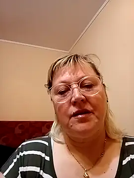 Snapshot of I_amVeronicle chatting on May 5, 2026, 6:22 pm I amVeronicle online show from May 5, 2026, 6:22 pm