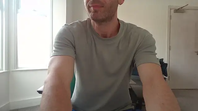 Snapshot of frenchbdmaninlondon chatting on June 15, 2026, 11:43 am frenchbdmaninlondon online show from June 15, 2026, 11:43 am