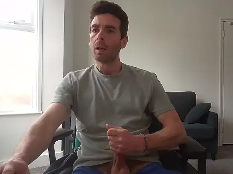 Snapshot of frenchbdmaninlondon chatting on May 18, 2026, 1:05 pm frenchbdmaninlondon online show from May 18, 2026, 1:05 pm
