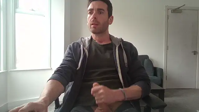 Snapshot of frenchbdmaninlondon chatting on June 11, 2026, 2:03 pm frenchbdmaninlondon online show from June 11, 2026, 2:03 pm