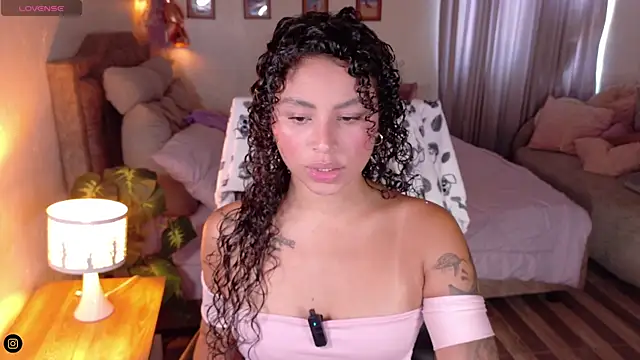 Snapshot of Marivimichel_s chatting on June 9, 2026, 4:41 pm Marivimichel s online show from June 9, 2026, 4:41 pm