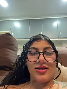 Snapshot of brizzmotion chatting on May 10, 2026, 7:49 pm brizzmotion online show from May 10, 2026, 7:49 pm
