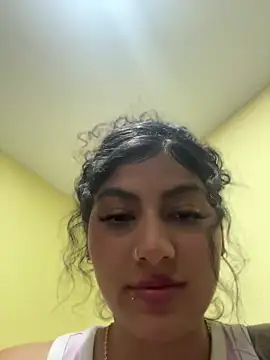 Snapshot of brizzmotion chatting on May 15, 2026, 9:13 pm brizzmotion online show from May 15, 2026, 9:13 pm