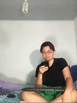 Snapshot of Evaa_02 chatting on June 2, 2026, 11:54 am Evaa 02 online show from June 2, 2026, 11:54 am