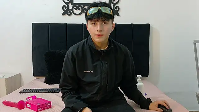 Snapshot of LunayDream chatting on June 6, 2026, 11:59 am LunayDream online show from June 6, 2026, 11:59 am