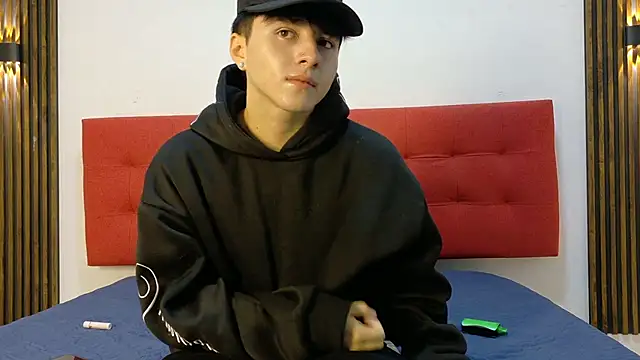 Snapshot of LunayDream chatting on April 28, 2026, 11:14 am LunayDream online show from April 28, 2026, 11:14 am