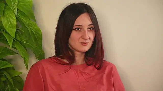 WinnieDols online show from April 22, 2026, 2:02 pm