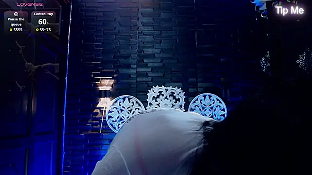 Snapshot of Hecate_doll chatting on May 20, 2026, 2:25 pm Hecate doll online show from May 20, 2026, 2:25 pm