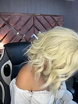 Snapshot of lya_nekko_ chatting on July 25, 2026, 3:25 am lya nekko online show from July 25, 2026, 3:25 am