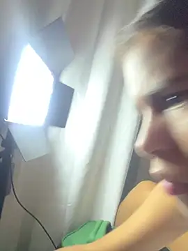 Chocklet Bunny online show from April 24, 2026, 9:39 pm