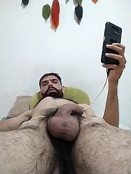 Snapshot of Barbas44420 chatting on May 22, 2026, 5:27 am Barbas44420 online show from May 22, 2026, 5:27 am