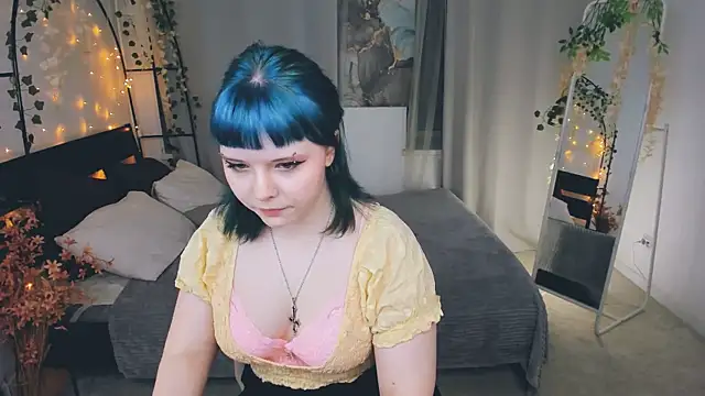 AliceMoongirl online show from April 22, 2026, 3:52 pm