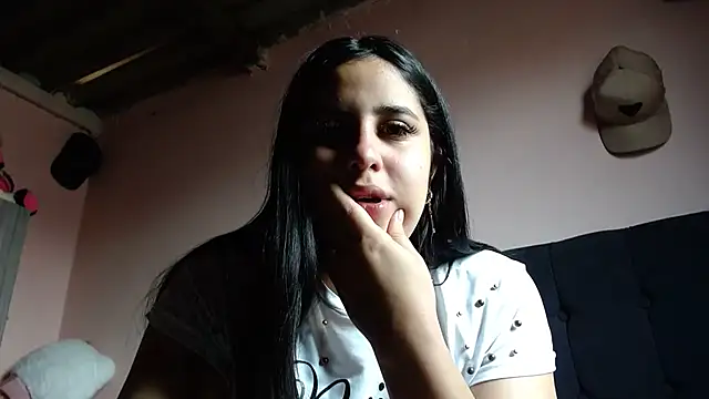 Snapshot of Aurora_0785 chatting on May 27, 2026, 4:14 pm Aurora 0785 online show from May 27, 2026, 4:14 pm