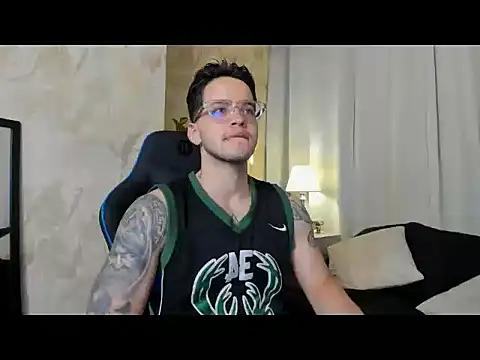 Snapshot of RONNY_COLTON chatting on May 17, 2026, 11:10 am RONNY COLTON online show from May 17, 2026, 11:10 am