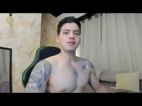 Snapshot of RONNY_COLTON chatting on May 10, 2026, 10:33 pm RONNY COLTON online show from May 10, 2026, 10:33 pm