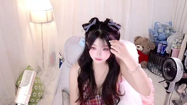 ChuYI-007 online show from April 23, 2026, 9:38 am