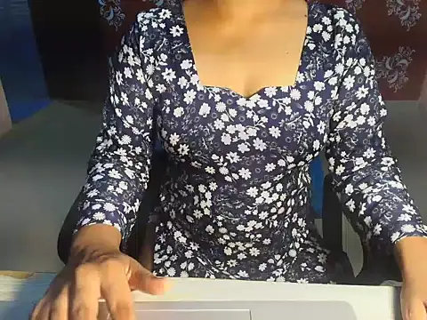 Hotty Girl147 online show from July 25, 2026, 8:11 am