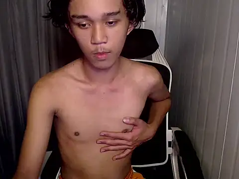 Snapshot of urnaughty_paul chatting on May 13, 2026, 12:12 pm urnaughty paul online show from May 13, 2026, 12:12 pm