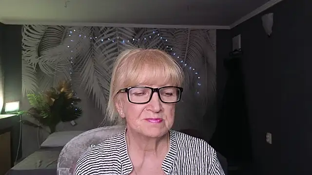 Snapshot of Dr_Mireille chatting on May 20, 2026, 8:00 am Dr Mireille online show from May 20, 2026, 8:00 am