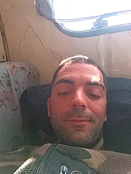Snapshot of alieno_napoletano chatting on April 25, 2026, 7:44 am alieno napoletano online show from April 25, 2026, 7:44 am