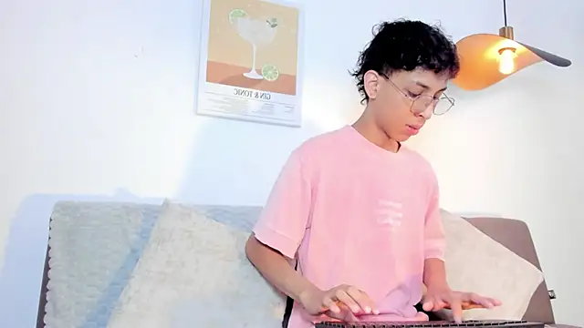 Snapshot of dax_blaze chatting on June 10, 2026, 1:01 pm dax blaze online show from June 10, 2026, 1:01 pm