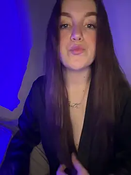 kisaaaaaa online show from April 21, 2026, 11:22 pm