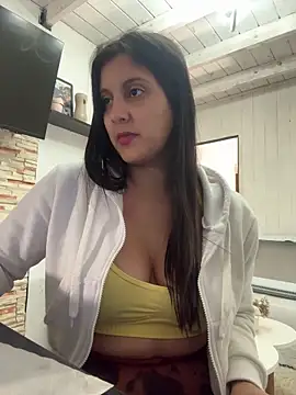 Snapshot of jimena-m chatting on April 29, 2026, 5:52 pm jimena-m online show from April 29, 2026, 5:52 pm