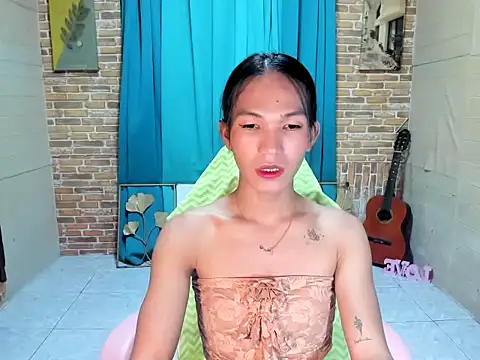 urnaughty kim online show from June 11, 2026, 5:48 am