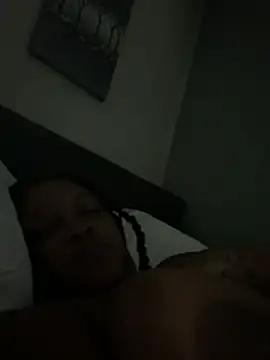 Snapshot of thedarkenchantress chatting on July 5, 2026, 7:43 pm thedarkenchantress online show from July 5, 2026, 7:43 pm