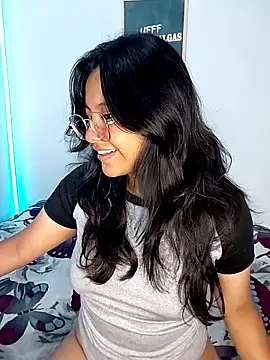 Snapshot of _Juno chatting on May 26, 2026, 9:02 pm Juno online show from May 26, 2026, 9:02 pm