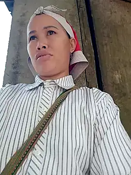  Chinmayi sexy  online show from April 28, 2026, 3:00 am