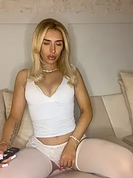 Snapshot of Hisnaughtylilthing chatting on June 19, 2026, 9:09 pm Hisnaughtylilthing online show from June 19, 2026, 9:09 pm