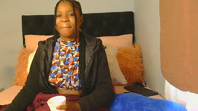 Snapshot of julianaa19 chatting on May 28, 2026, 5:04 am julianaa19 online show from May 28, 2026, 5:04 am