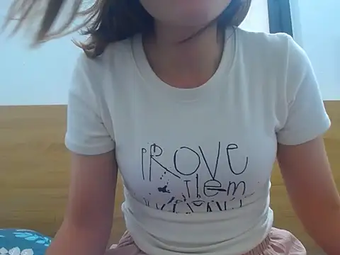 Snapshot of Mimi_200 chatting on June 5, 2026, 6:29 am Mimi 200 online show from June 5, 2026, 6:29 am