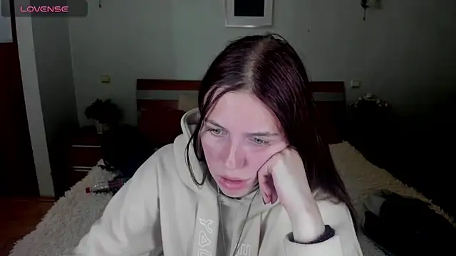 Snapshot of MaryRapunzel chatting on May 6, 2026, 8:24 pm MaryRapunzel online show from May 6, 2026, 8:24 pm